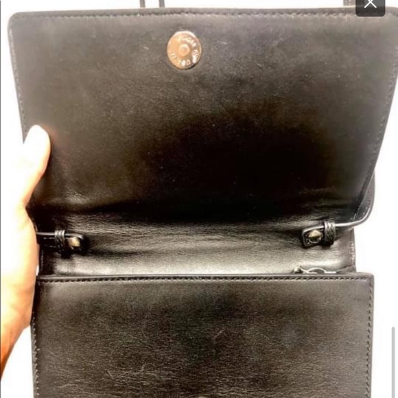 Crossbody - Picture 5 of 6